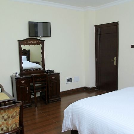 Bnow Hotel Addis Abeba Exterior foto